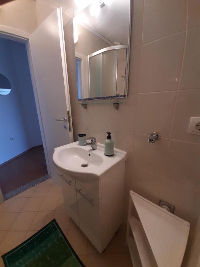 Nena 2 Apartment ซูโกชัน ภายนอก รูปภาพ