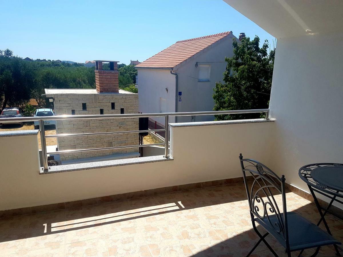 Nena 2 Apartment ซูโกชัน ภายนอก รูปภาพ