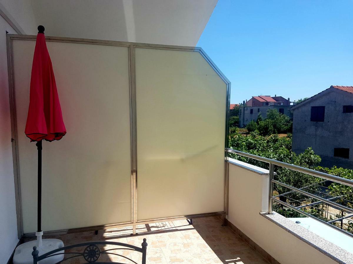 Nena 2 Apartment ซูโกชัน ภายนอก รูปภาพ